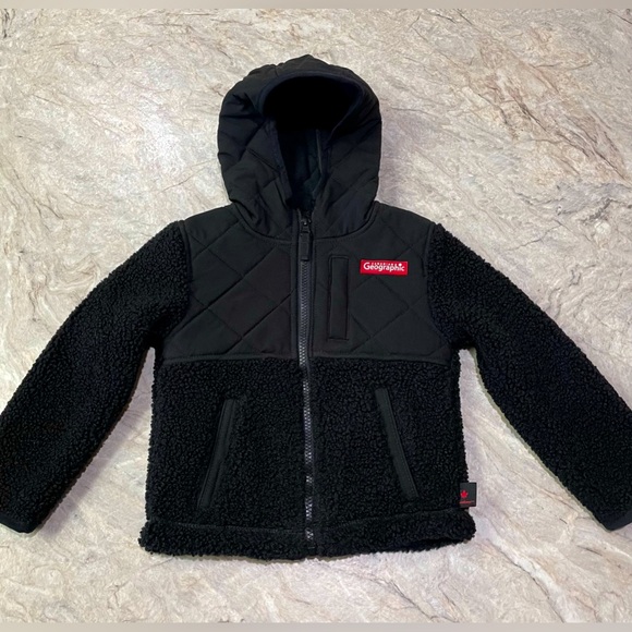 Toddlers size 3 jacket & mitts - Picture 2 of 8